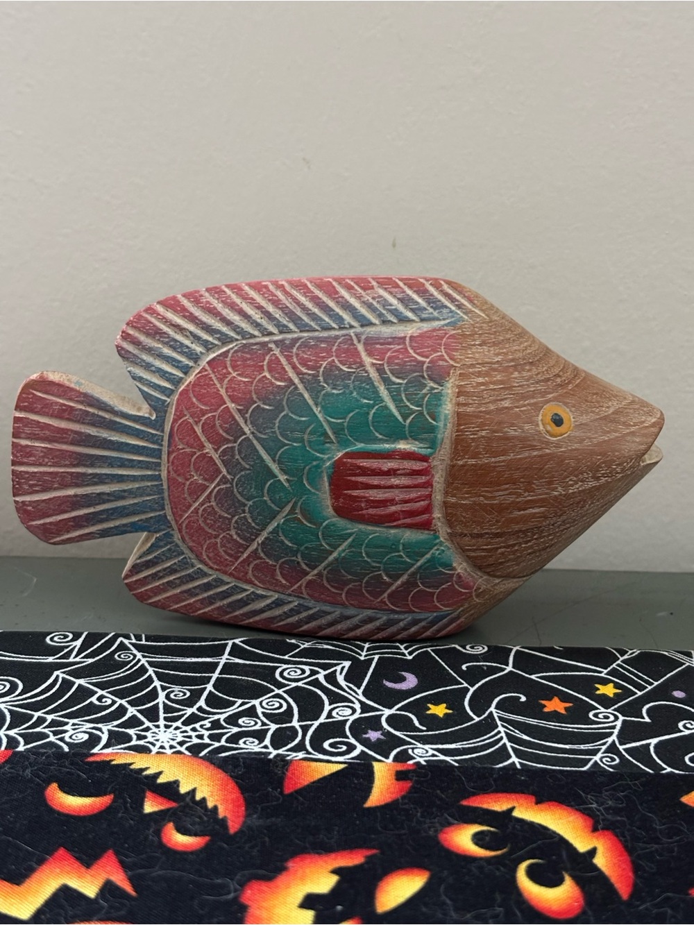 Handcrafted Decorative Fish Figurine - Multicolor 6 x 3.5 - Picture 3 of 4
